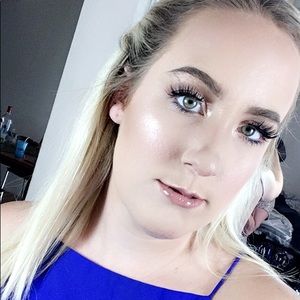 Meet your Posher, Caroline